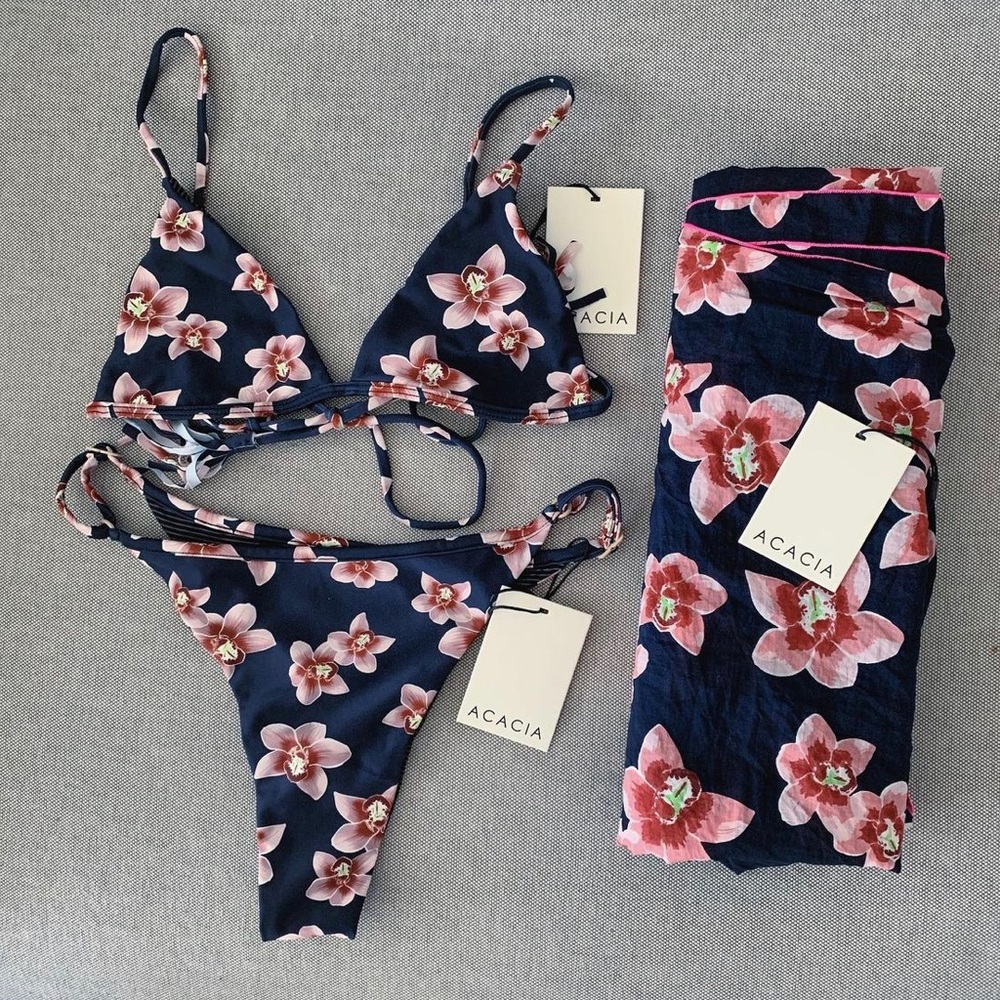 325v Acacia Swimwear Complete Isle Set (S/L)